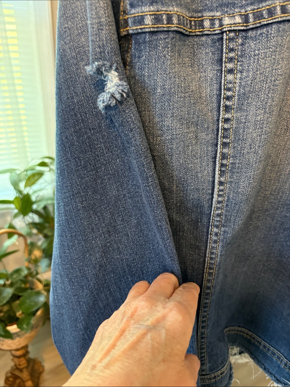 Destructed Jean Jacket - Picture 5 of 6